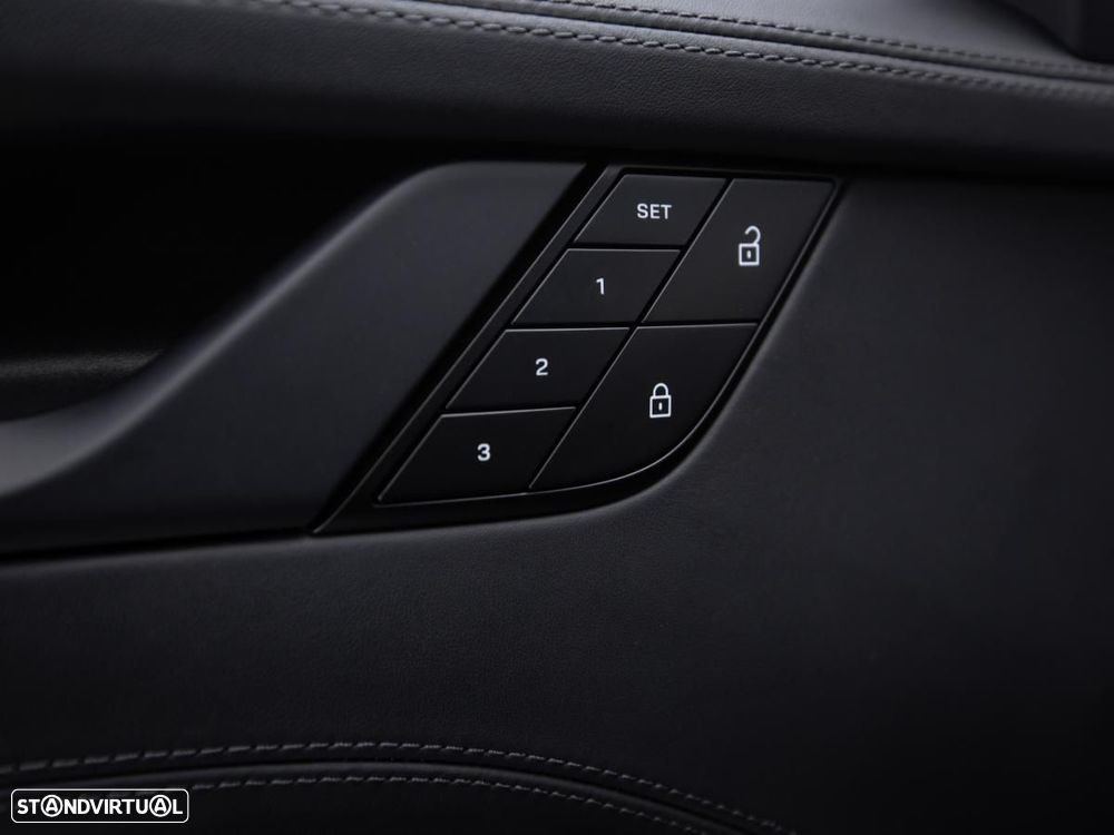 Porsche 911 (992) Carrera 4 GTS PDK - 23