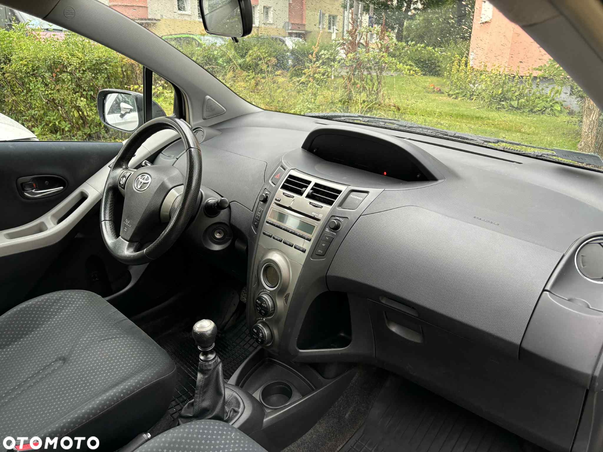 Toyota Yaris 1.33 VVT-i Executive - 5