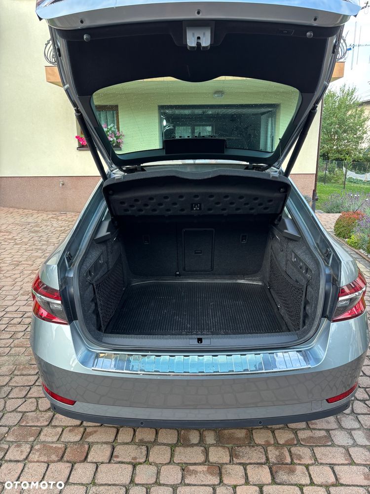 Skoda Superb 2.0 TDI SCR Style DSG - 9