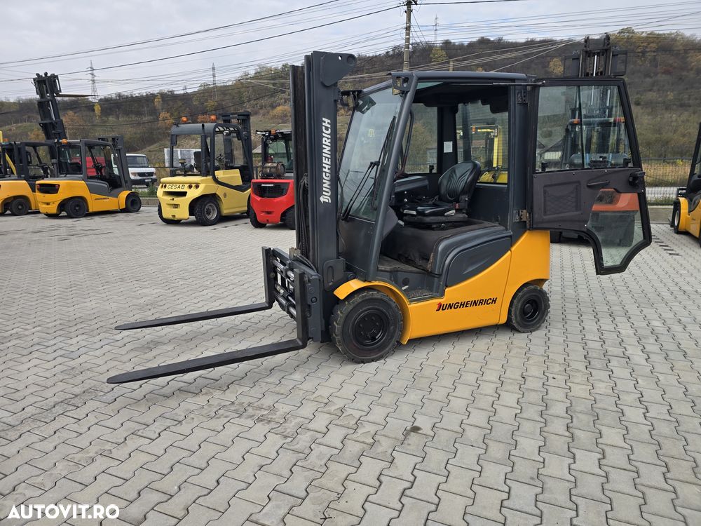 Jungheinrich TFG 320S - 10
