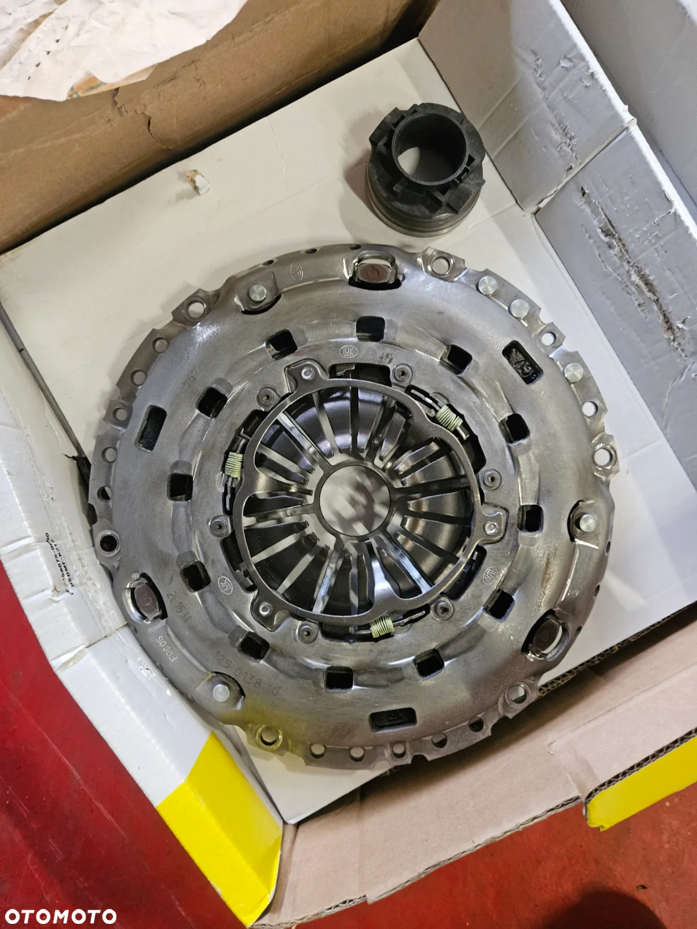 Zestaw sprzęgła z kołem dwum. i łożyskiem TRANSIT 2.4D 600002400 - 2