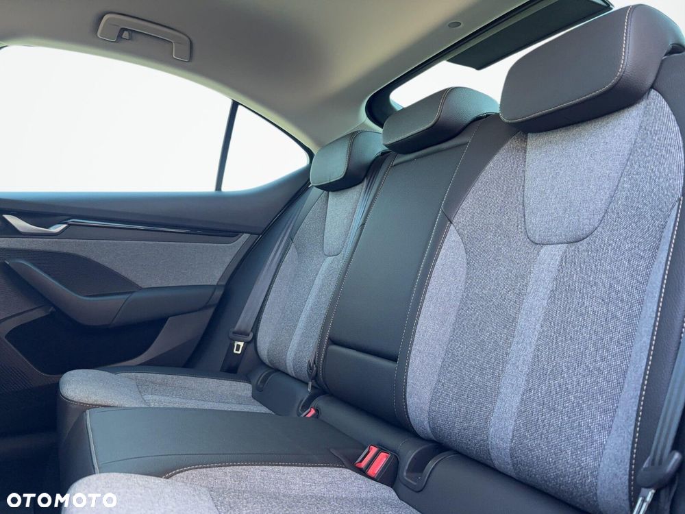 Skoda Octavia 1.5 TSI Selection - 17