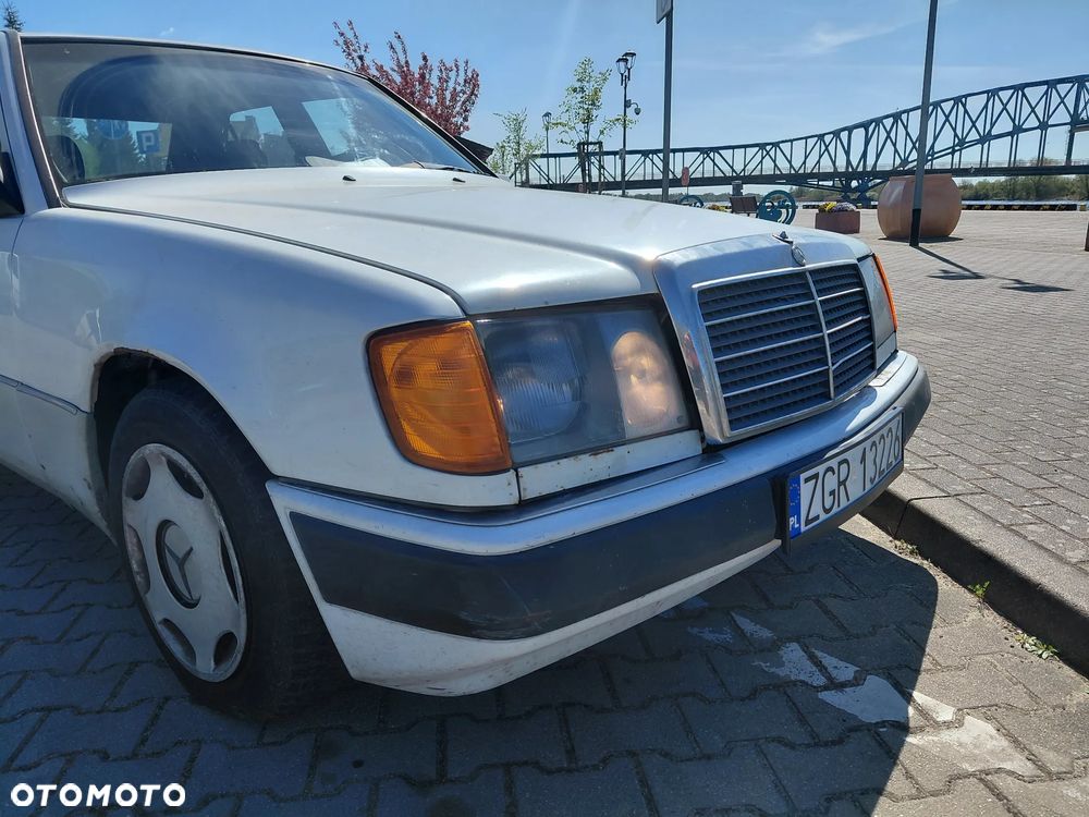 Mercedes-Benz W124 (1984-1993) - 12
