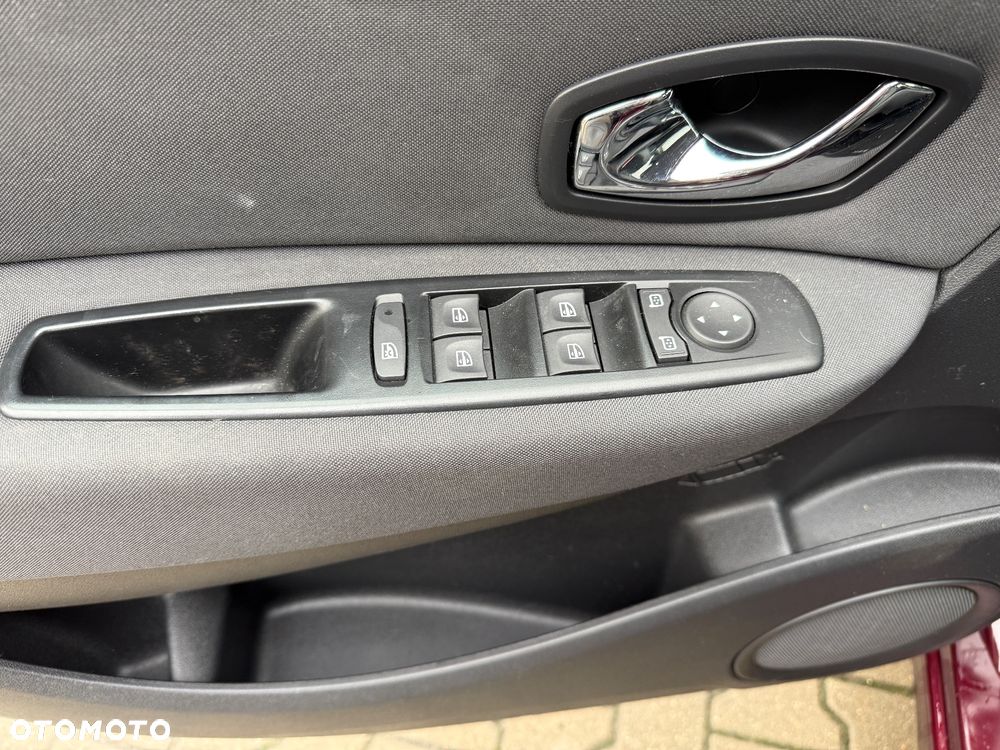 Renault Scenic 1.6 16V 110 Dynamique - 17