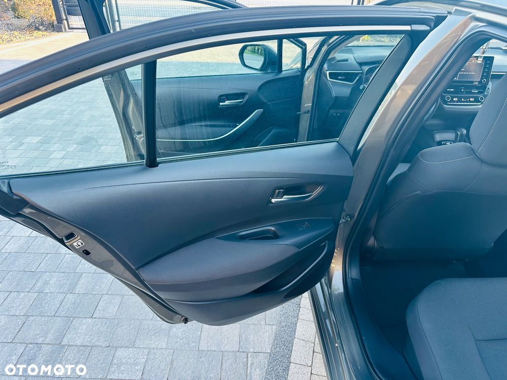 Toyota Corolla 1.8 Hybrid Comfort - 29