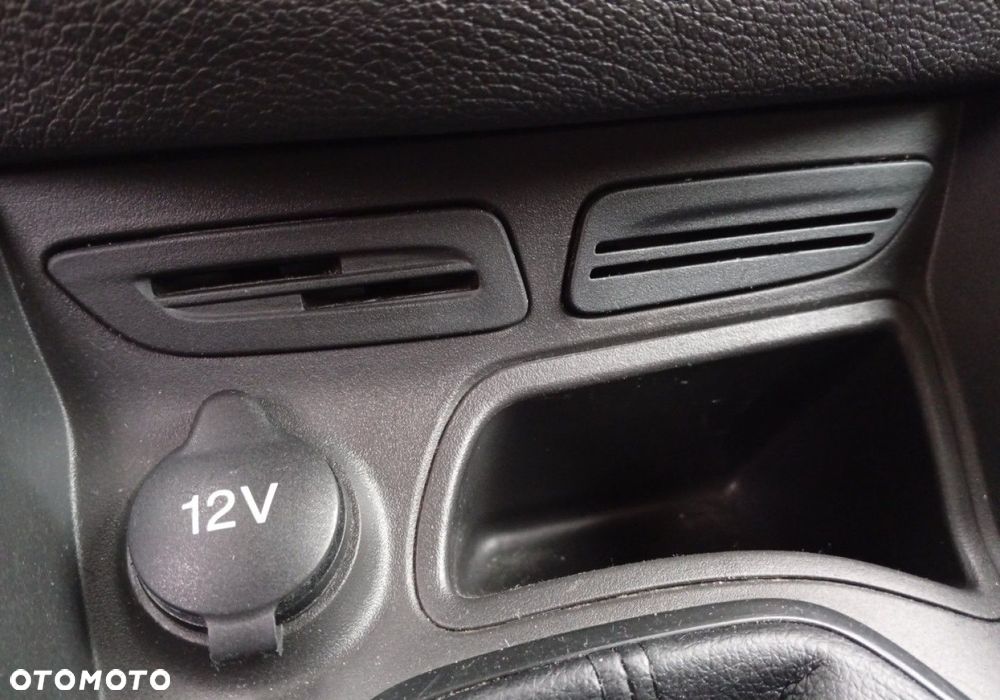 Ford Transit Courier - 24