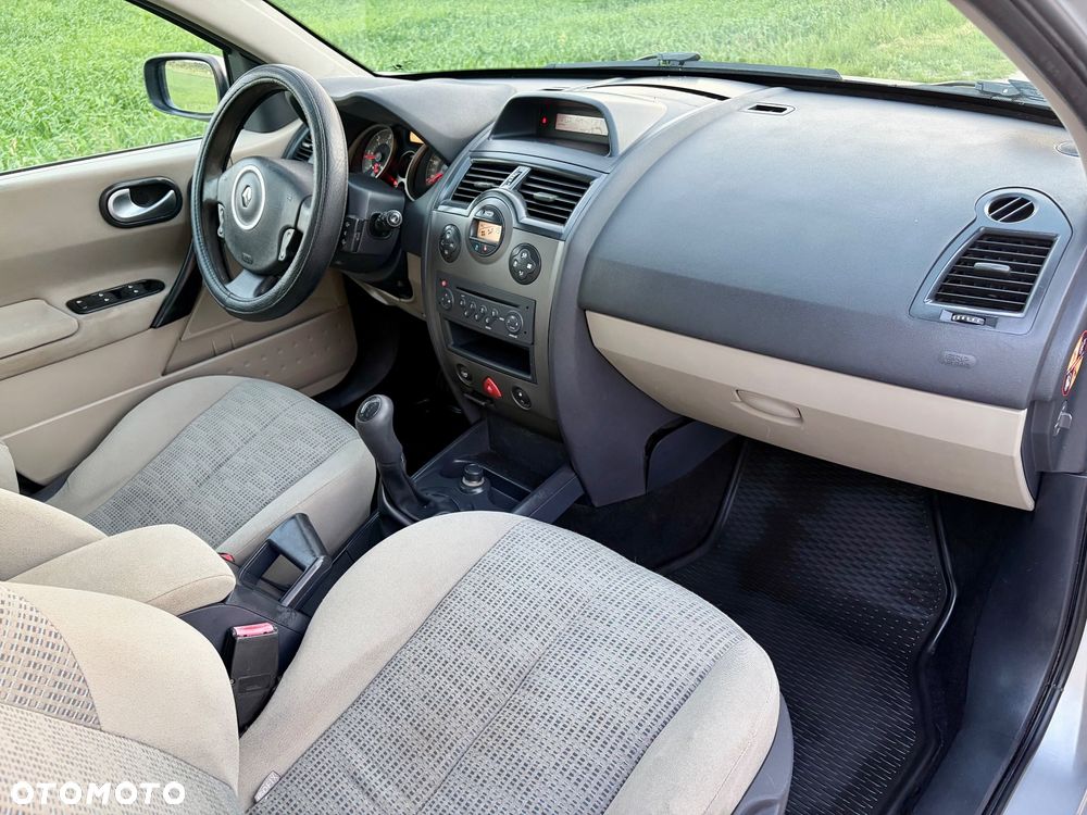 Renault Megane 1.6 Confort Privilege - 16