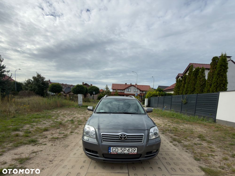 Toyota Avensis 1.8 VVT-i - 2