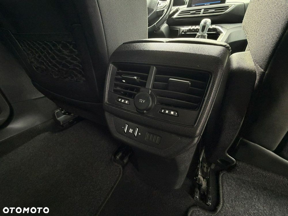 Peugeot 5008 1.5 BlueHDi Allure S&S - 30