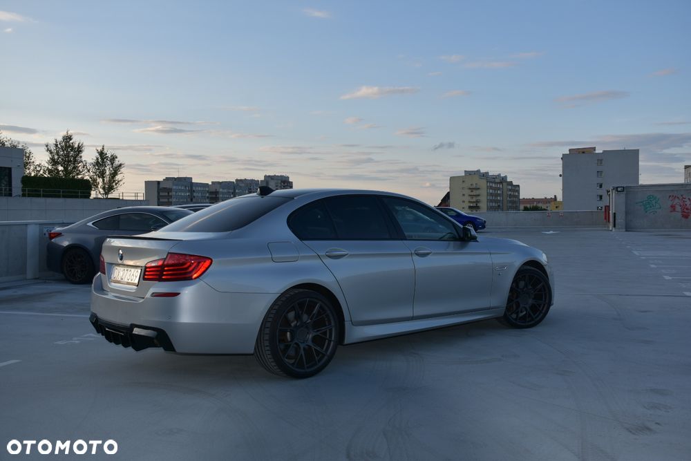 BMW F10 2015 photo 2