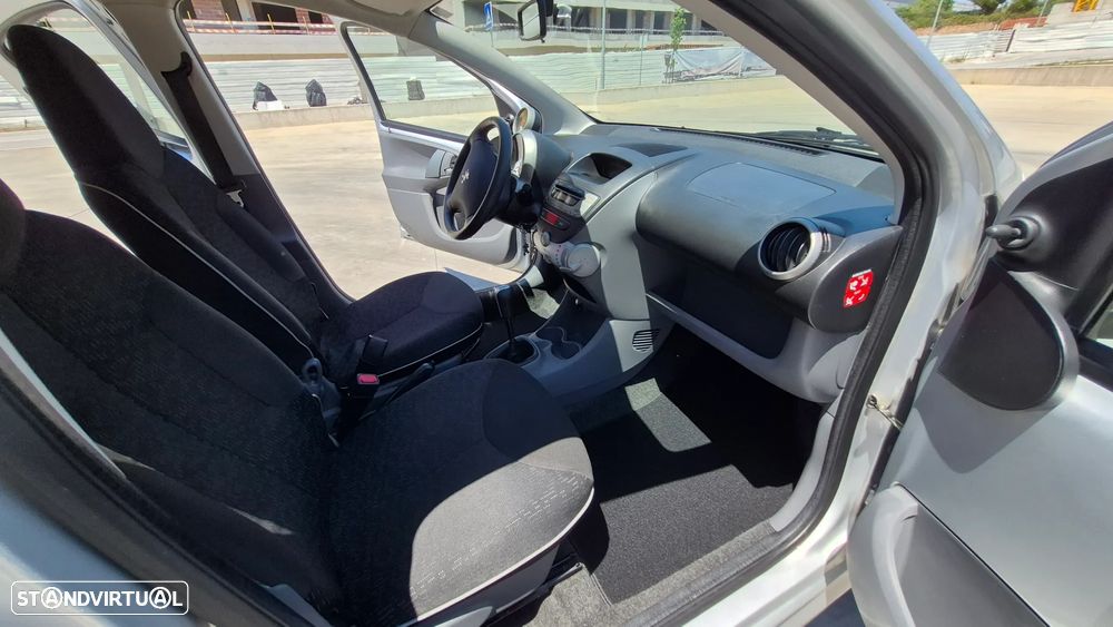 Peugeot 107 1.0 Black&Silver - 32
