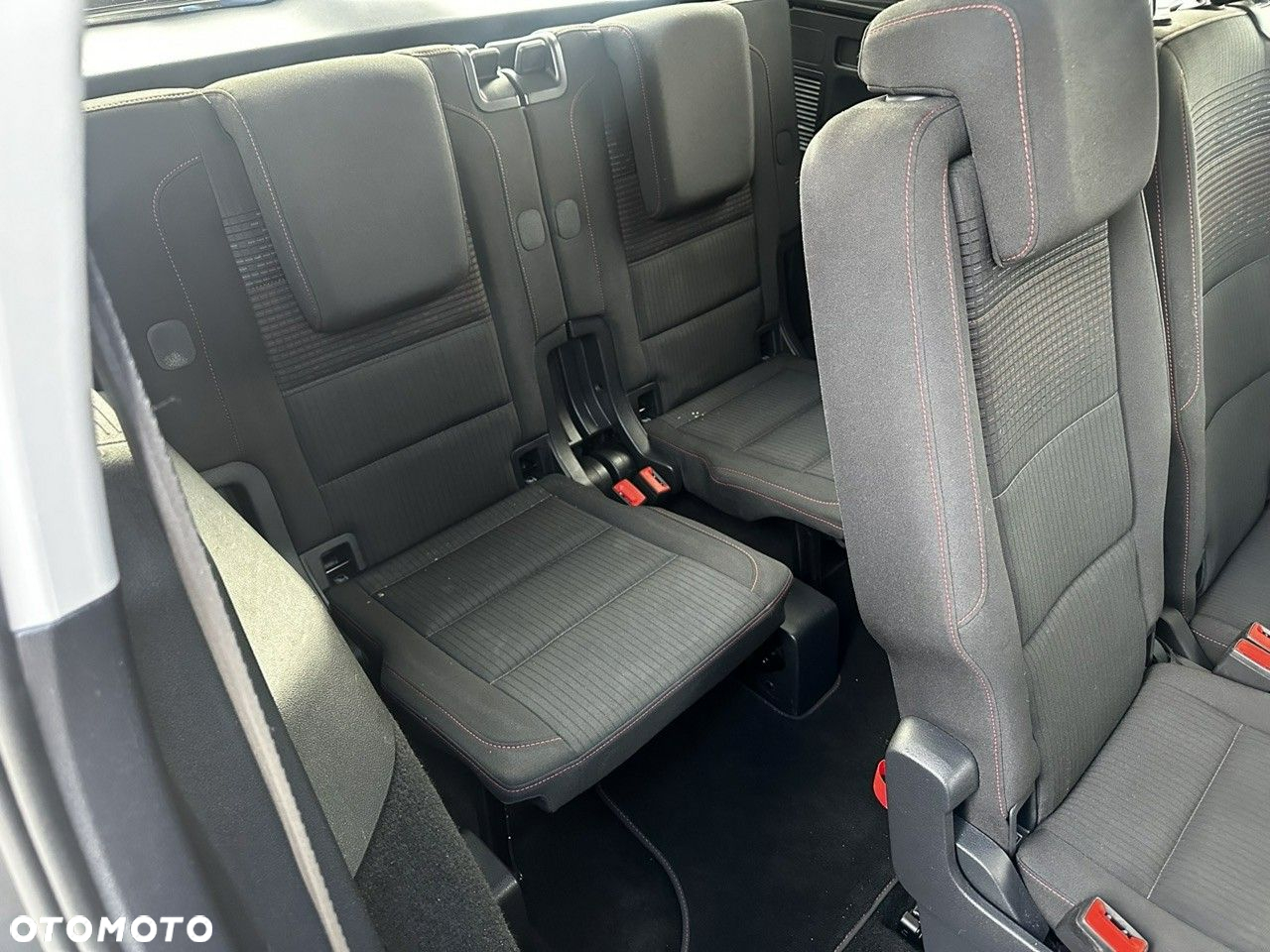 Volkswagen Touran 2.0 TDI SCR Comfortline - 25