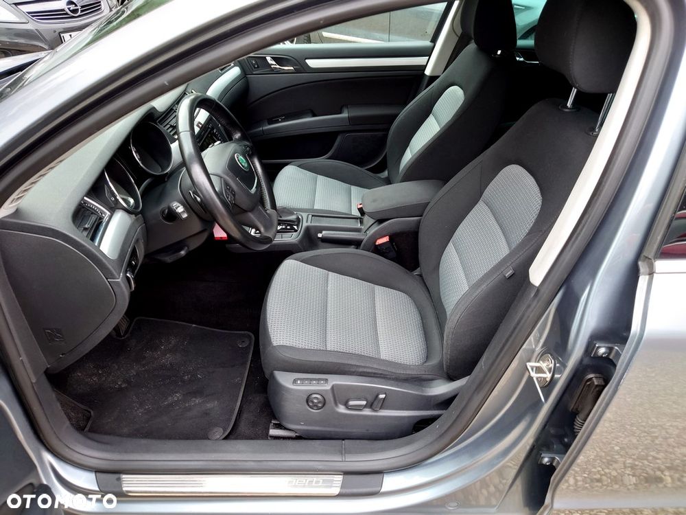 Skoda Superb 2.0 TDI Elegance DSG - 8