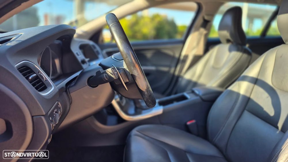 Volvo V60 2.0 D2 Momentum Drive Geartronic - 10