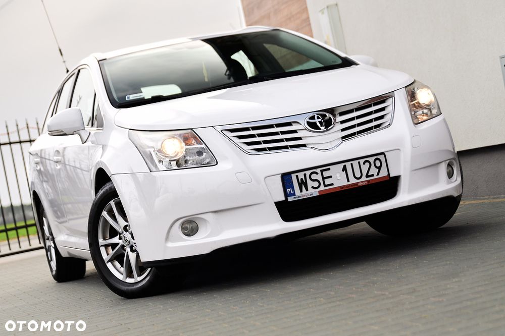 Toyota Avensis 2.0 D-4D Executive - 5