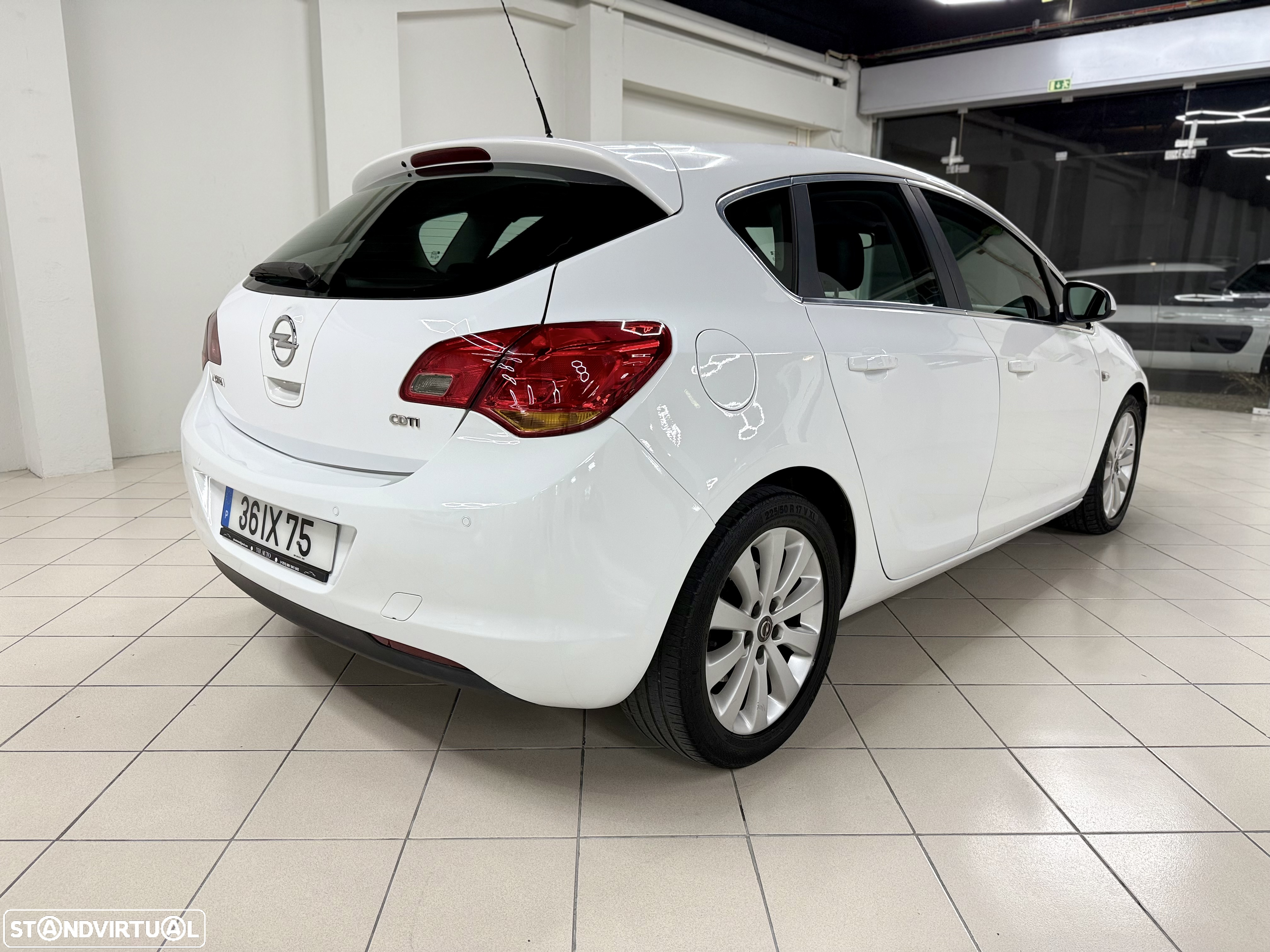 Opel Astra 1.7 CDTi Edition - 4