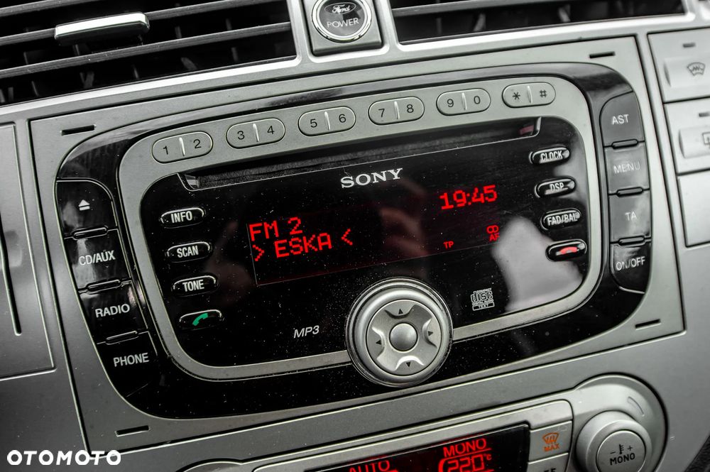 Ford Kuga 2.5 4x4 Trend - 32