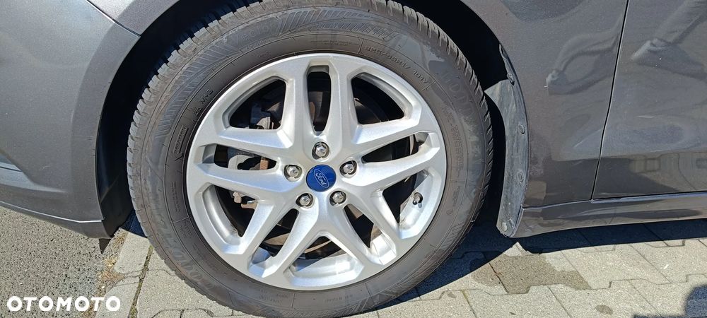 Ford Fusion - 8