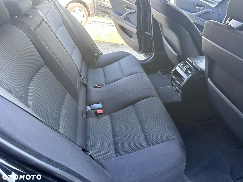 BMW Seria 5 520d Sport-Aut - 12