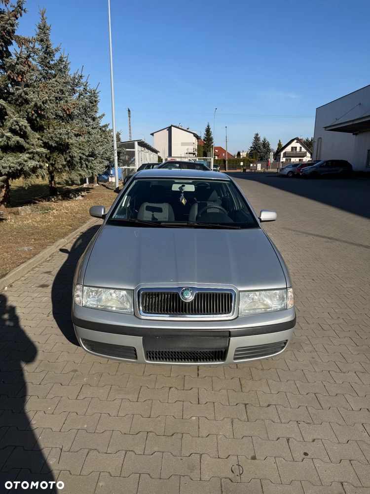 Skoda Octavia 1.6 Tour - 5