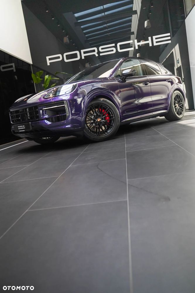 Porsche Cayenne Coupe GTS - 17