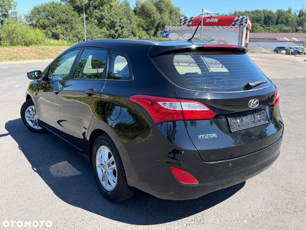 Hyundai i30 1.4 Comfort EU5 - 5