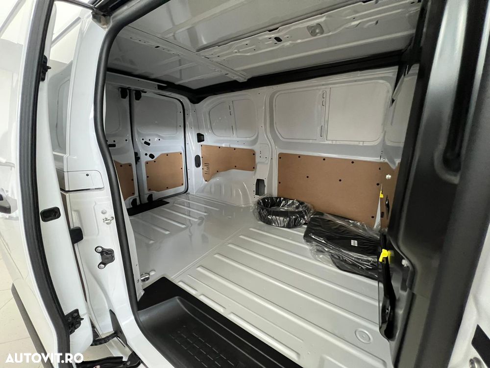 Toyota ProAce Panel Van 50kWh - 11