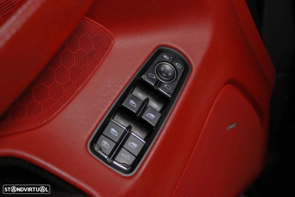 Porsche Panamera - 17
