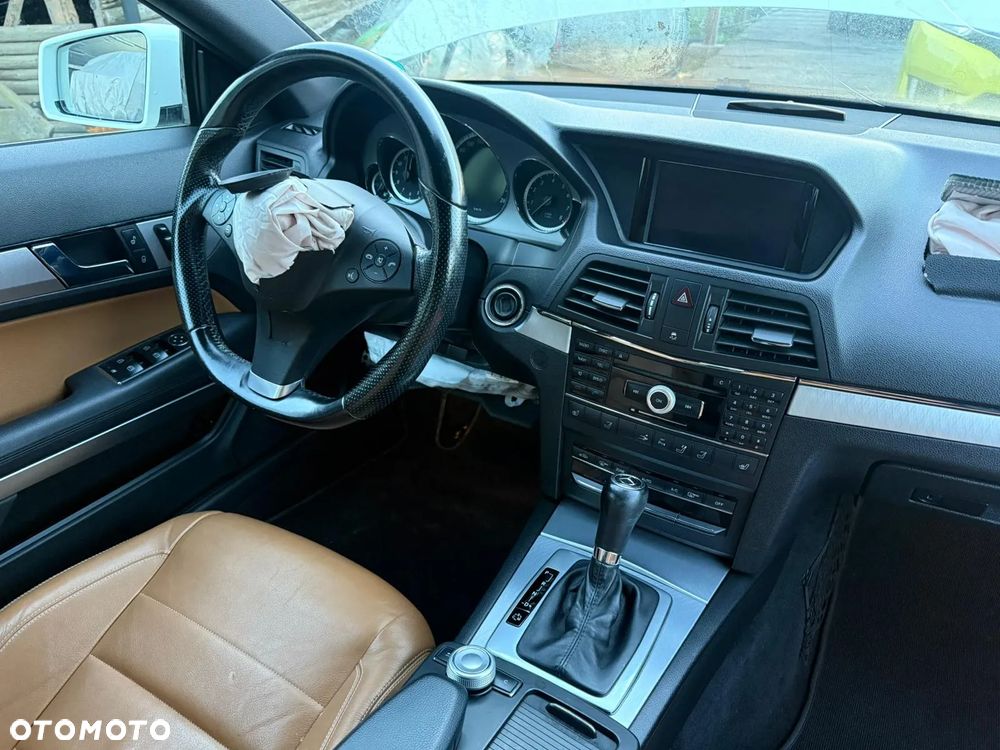 Mercedes-Benz Klasa E 250 Cabrio 7G-TRONIC Sport Edition - 13