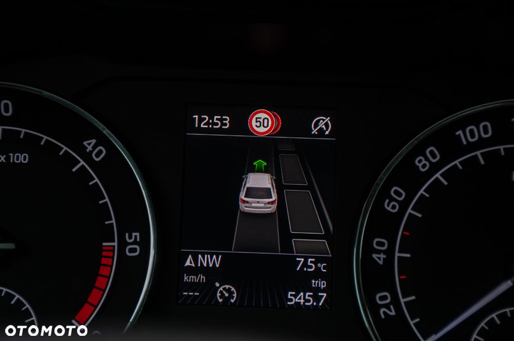 Skoda Superb 2.0 TDI 4x4 DSG Premium Edition - 23