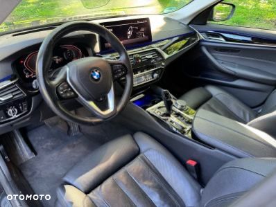 BMW Seria 5 530d xDrive - 7