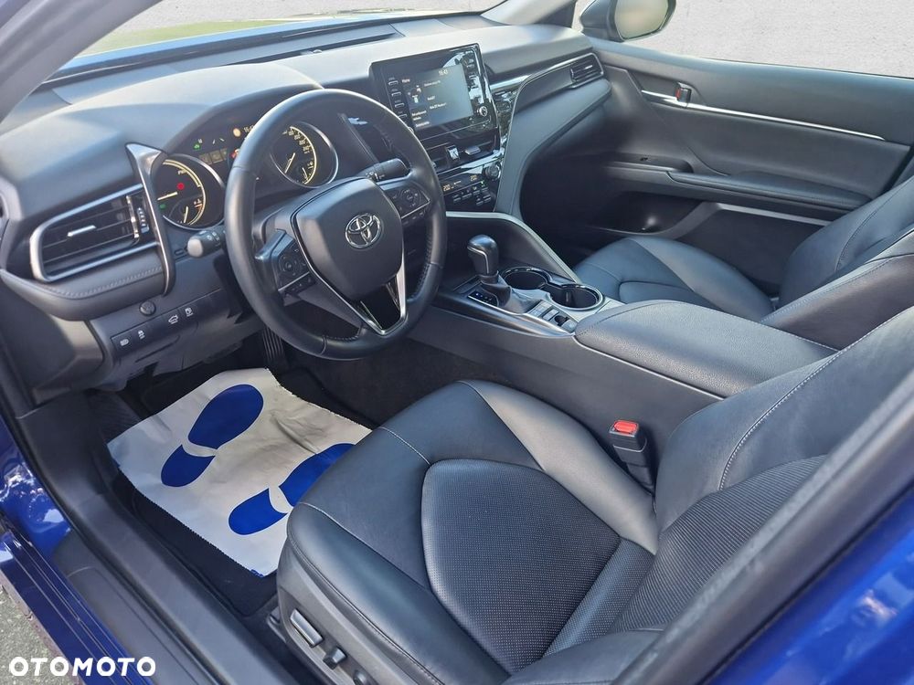 Toyota Camry - 12