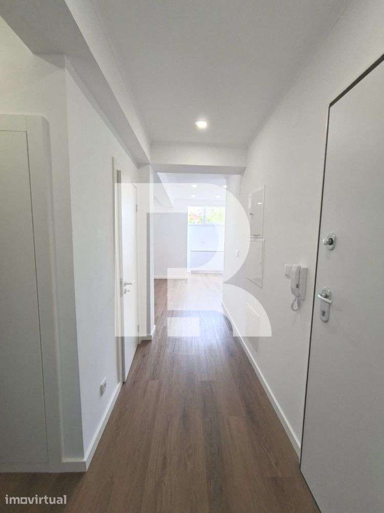 Apartamento T2 totalmente remodelado na Reboleira, Amadora - Grande imagem: 2/19