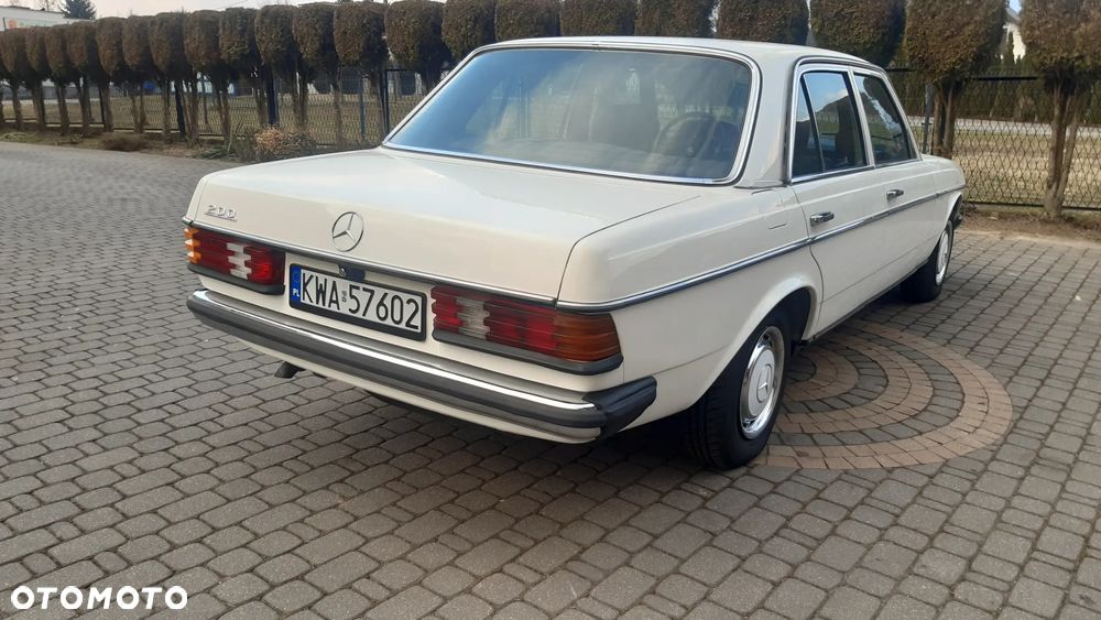 Mercedes-Benz W123 - 30