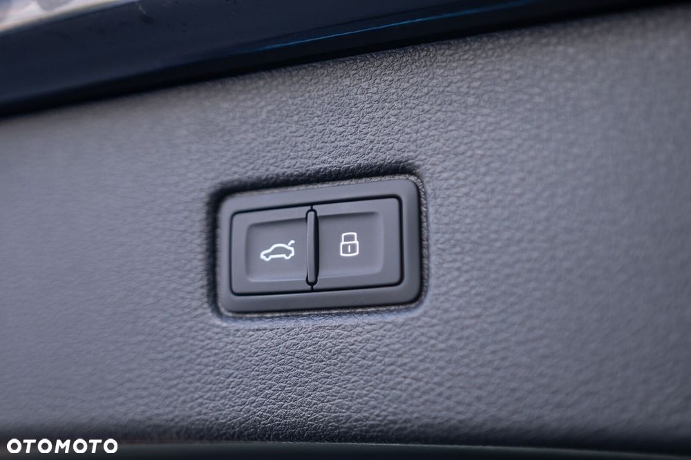 Audi Q7 60 TFSI e PHEV Quattro S Line Tiptr - 24