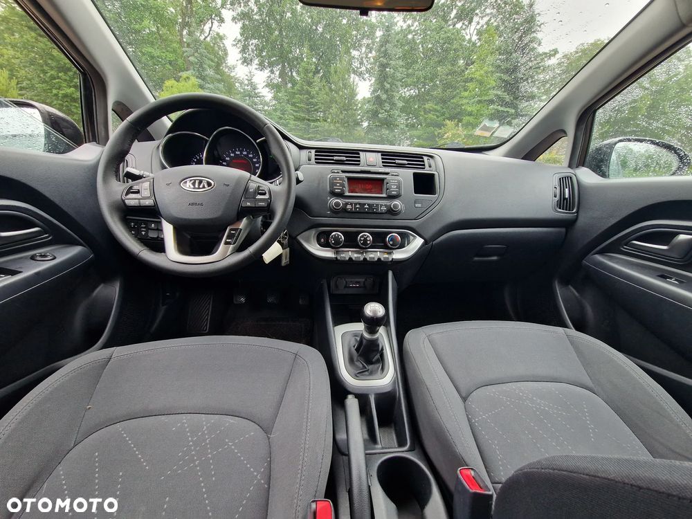 Kia Rio 1.2 Attract - 5