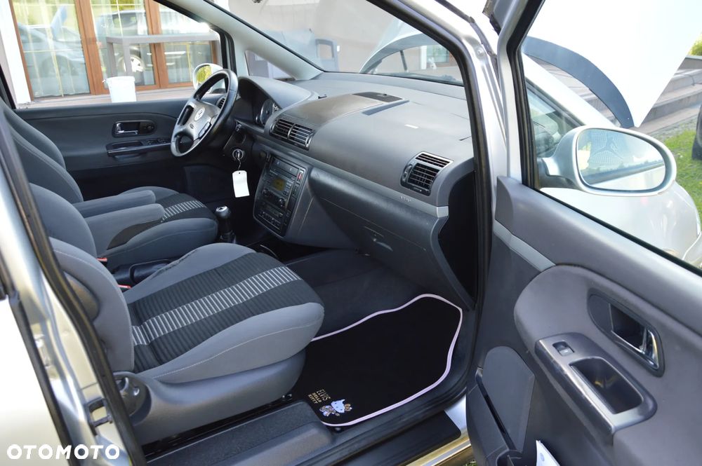 Volkswagen Sharan 1.9 TDI 4Motion United - 27