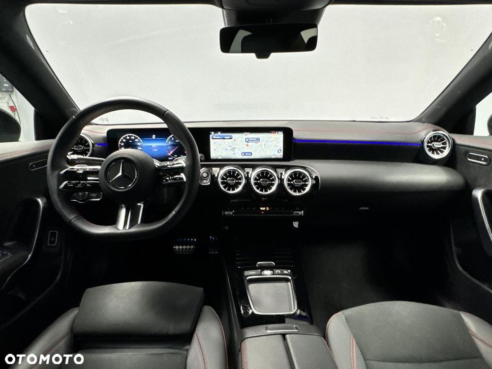 Mercedes-Benz CLA 200 AMG Line 7G-DCT - 23