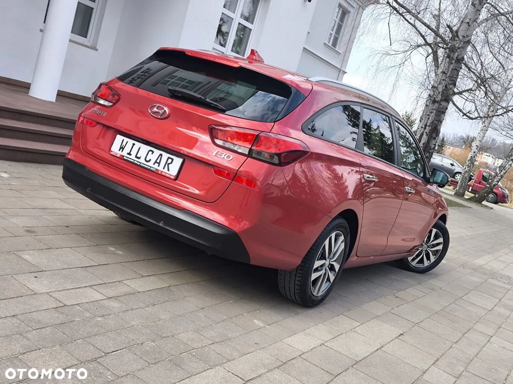 Hyundai i30 blue Kombi 1.6 CRDi Style - 34