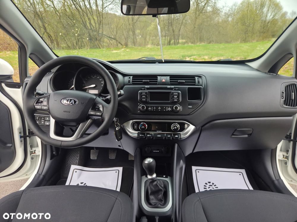 Kia Rio 1.2 L - 16