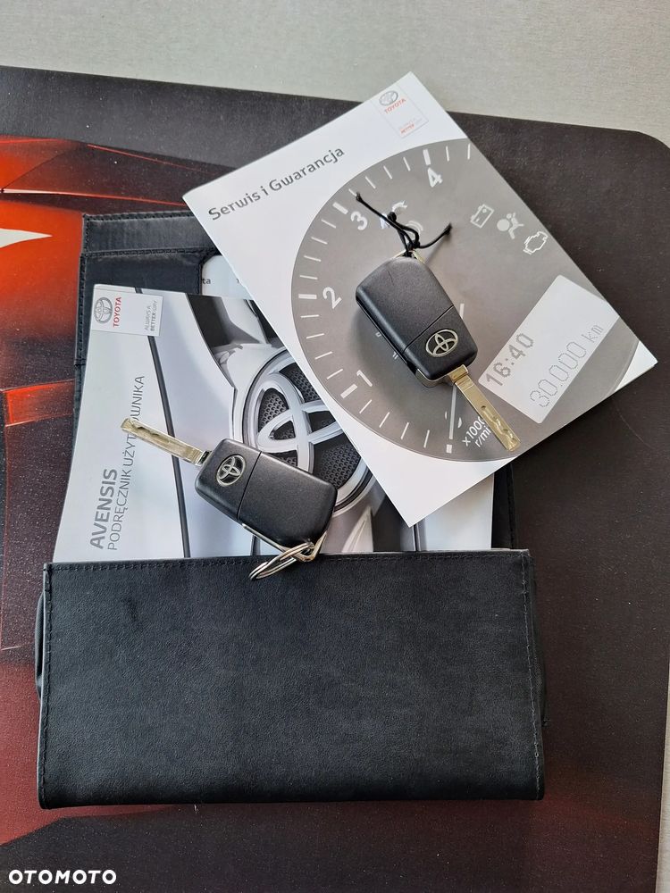 Toyota Avensis 1.8 Premium MS - 8