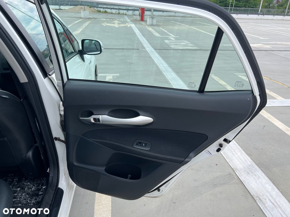 Toyota Auris - 16