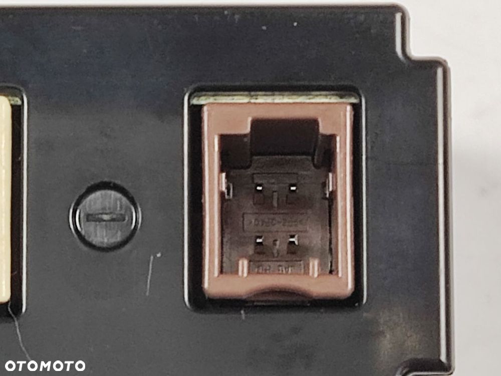 LEXUS ES gen VII 18-21r Gniazdo Panel USB - 11
