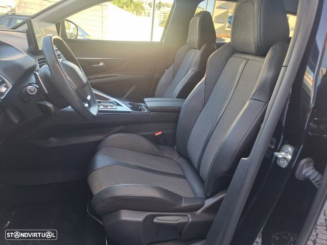Peugeot 3008 225 e-EAT8 Allure Pack - 33