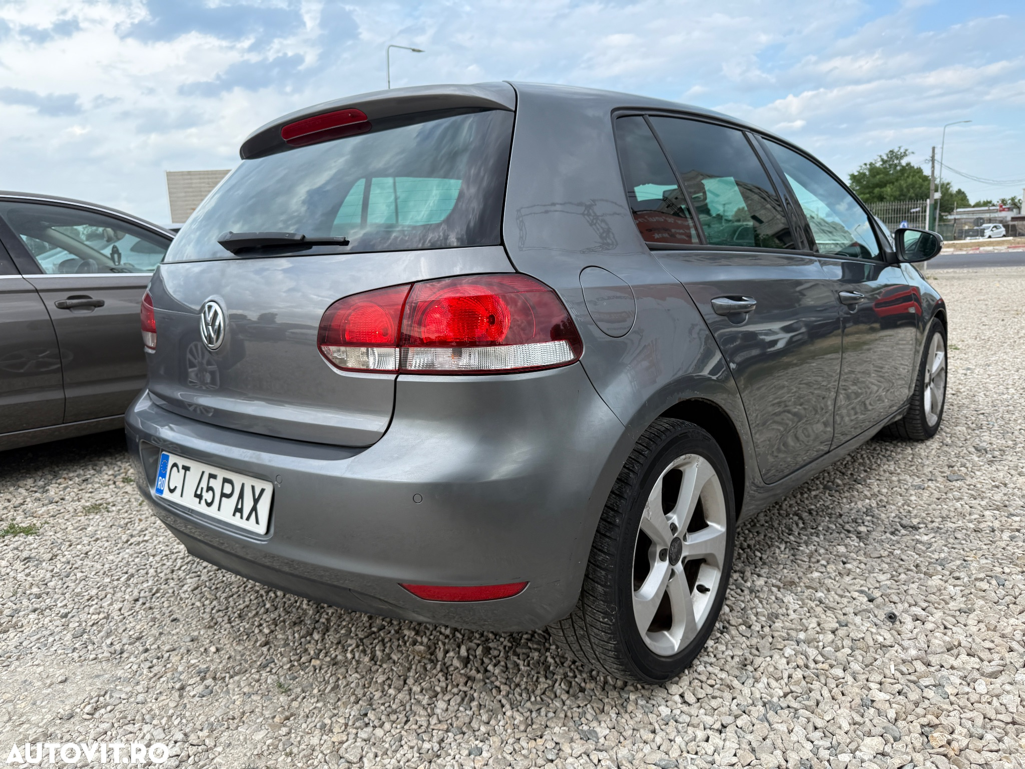 Volkswagen Golf 2.0 TDI DPF Highline - 7