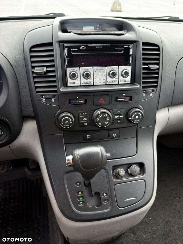 Kia Carnival - 5