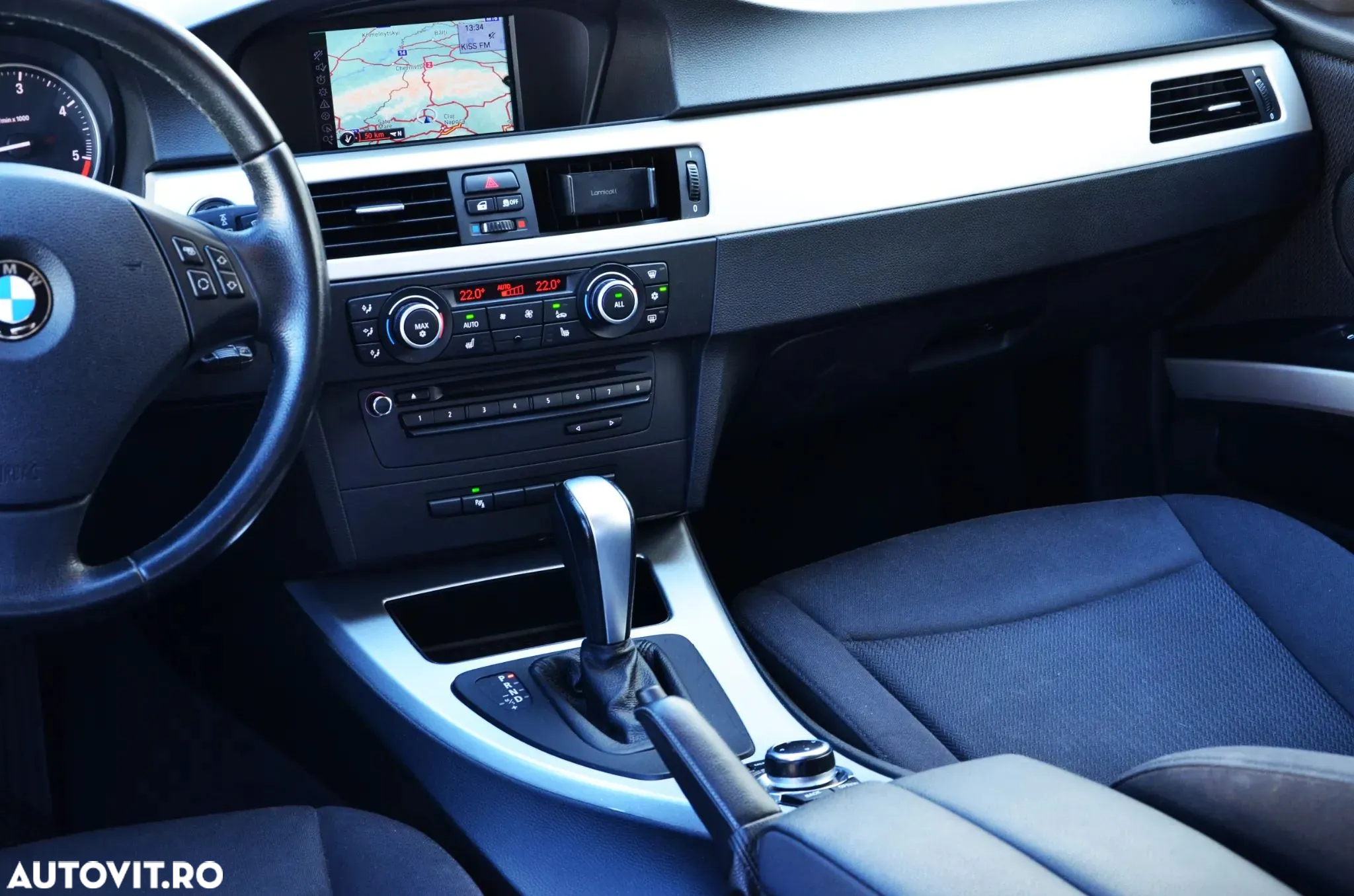 BMW Seria 3 318d DPF Touring Aut. Edition Lifestyle - 14