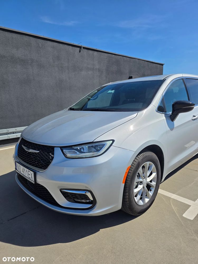 Chrysler Pacifica - 1