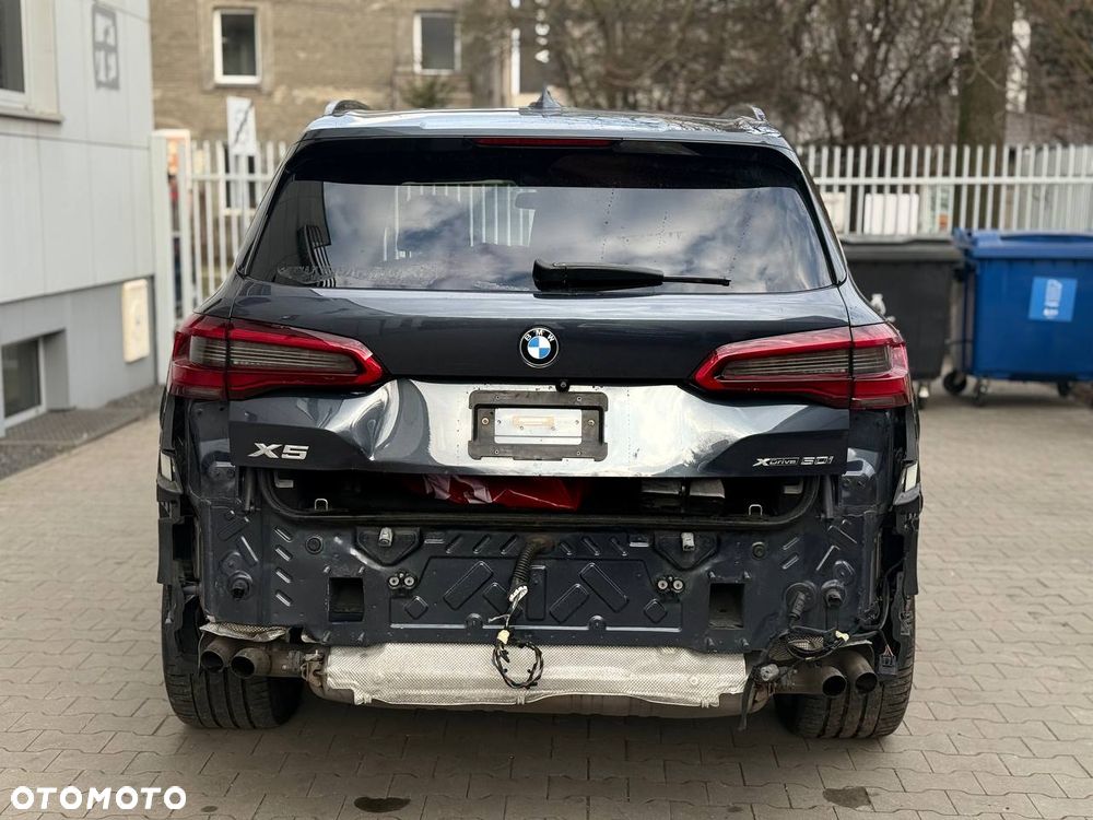 BMW X5 xDrive50i Sport-Aut - 6