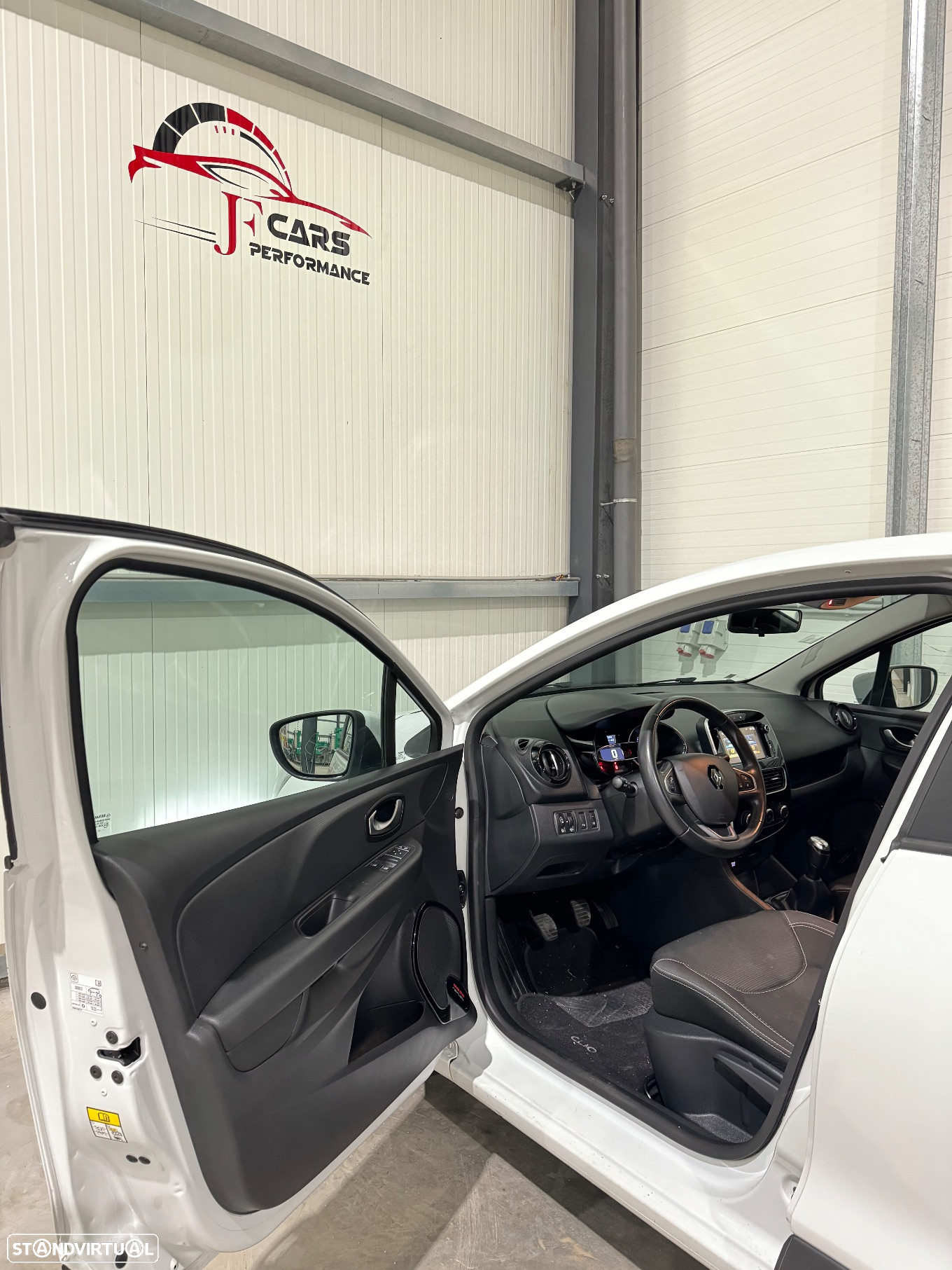 Renault Clio 1.5 dCi Confort - 11